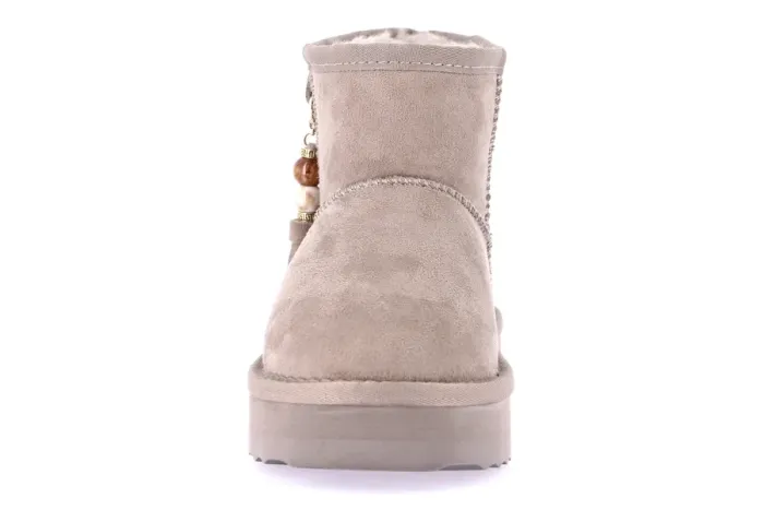 Stivaletto con zeppa e nappina