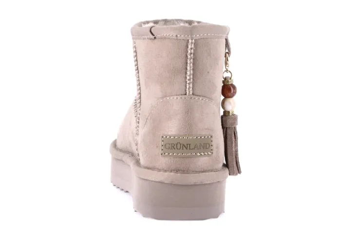 Stivaletto con zeppa e nappina