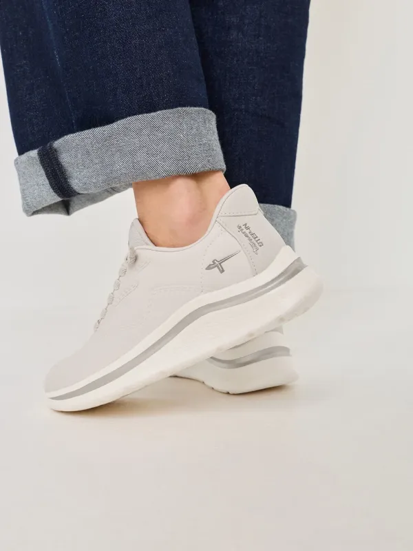 Sneakers beige modello Step In